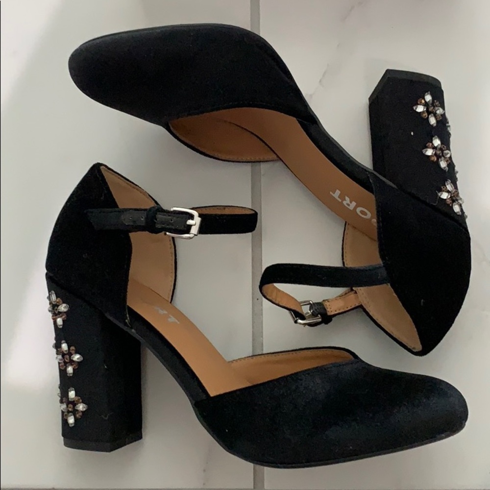 Report Ladee Jeweled Velvet Heel Sz 7.5 New